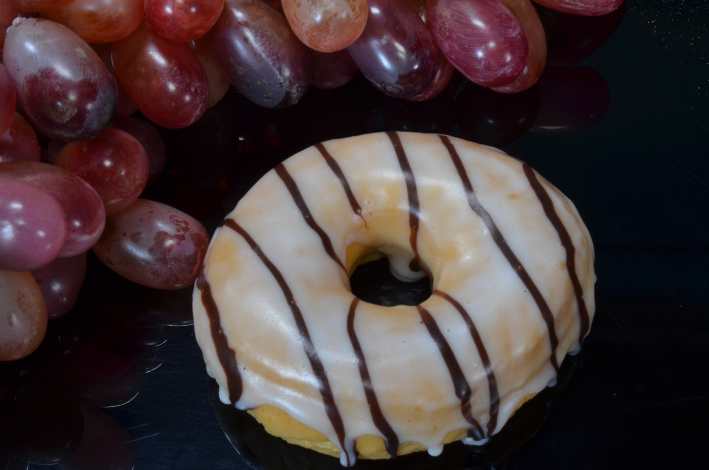 Donut white with chocolate imitation (9x3 cm) dummy