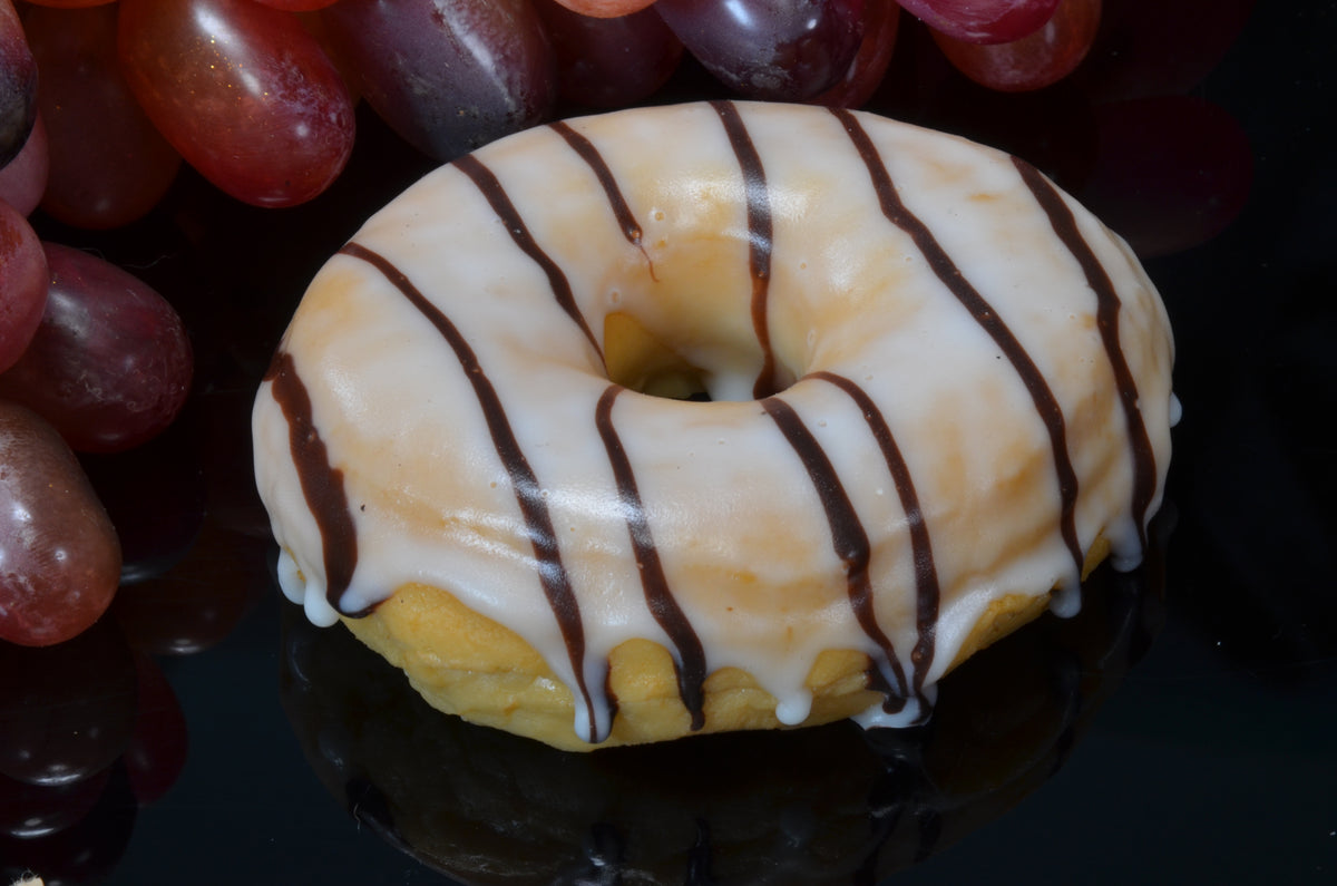 Donut white with chocolate imitation (9x3 cm) dummy
