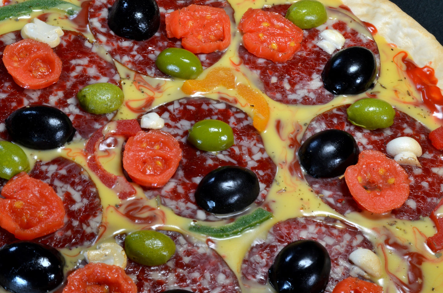 Pizza, Olives, Tomatoes, Cheese and Salami - fake 28 cm x 2 cm
