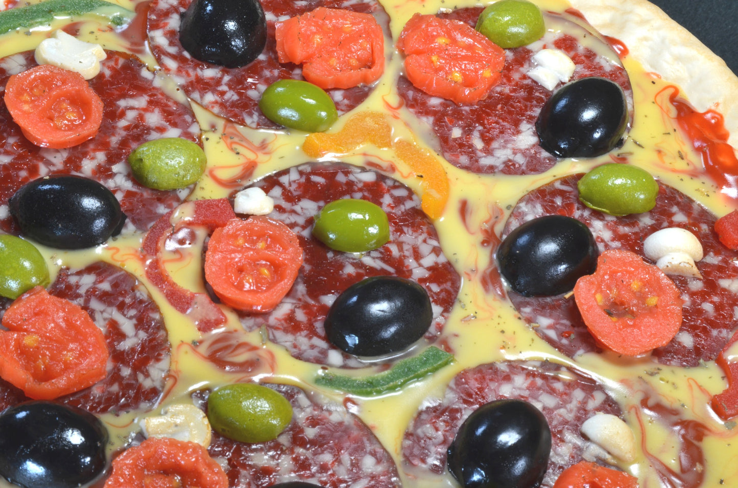 Pizza, Olives, Tomatoes, Cheese and Salami - fake 28 cm x 2 cm